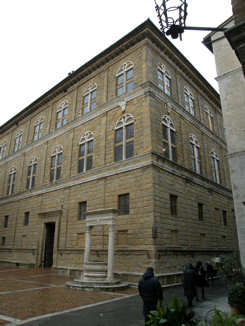 Palazzo Piccolomini